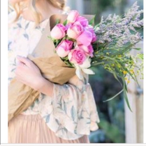 Lauren Conrad Split Open Back Floral Top - Picture 2 of 9